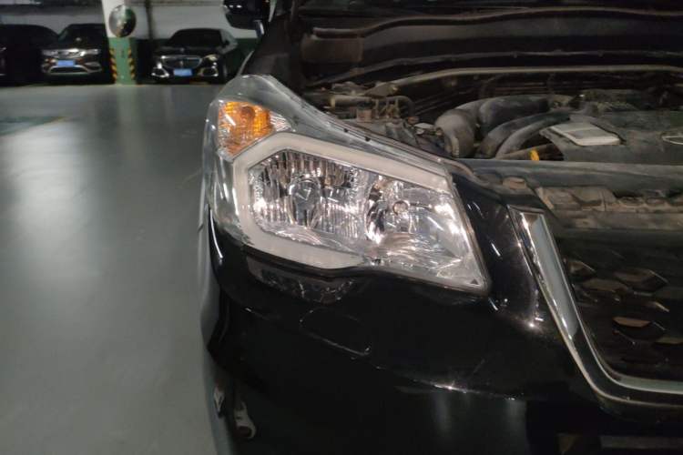 Used Subaru Forester 2013 2.5i Automatic Luxury Edition Right Front Headlight