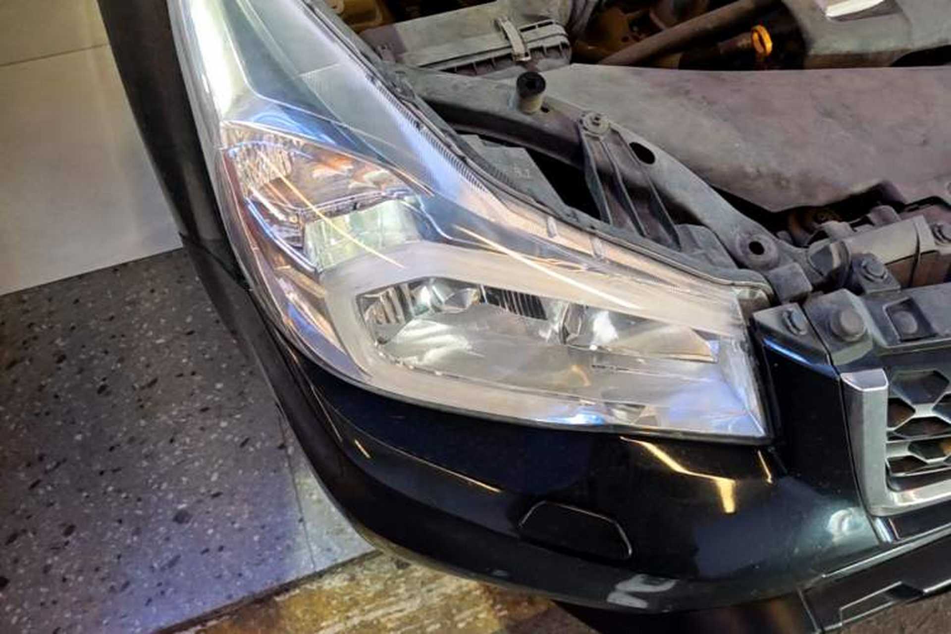 Used Subaru Forester 2013 2.5i Automatic Luxury Edition Right Front Headlight