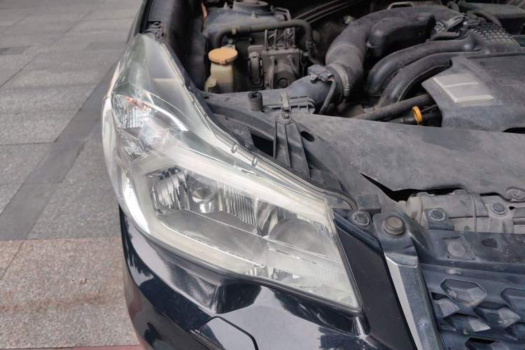 Used Subaru Forester 2013 2.5i Automatic Luxury Edition Right Front Headlight