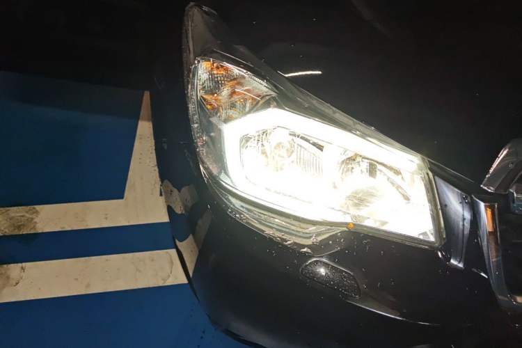 Used Subaru Forester 2013 2.5i Automatic Luxury Edition Right Front Headlight