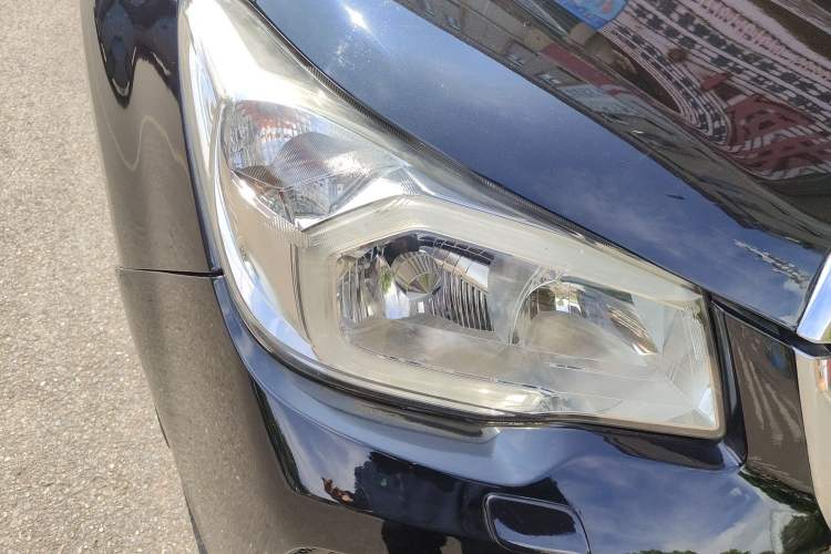 Used Subaru Forester 2013 2.5i Automatic Prestige Edition Right Front Headlight