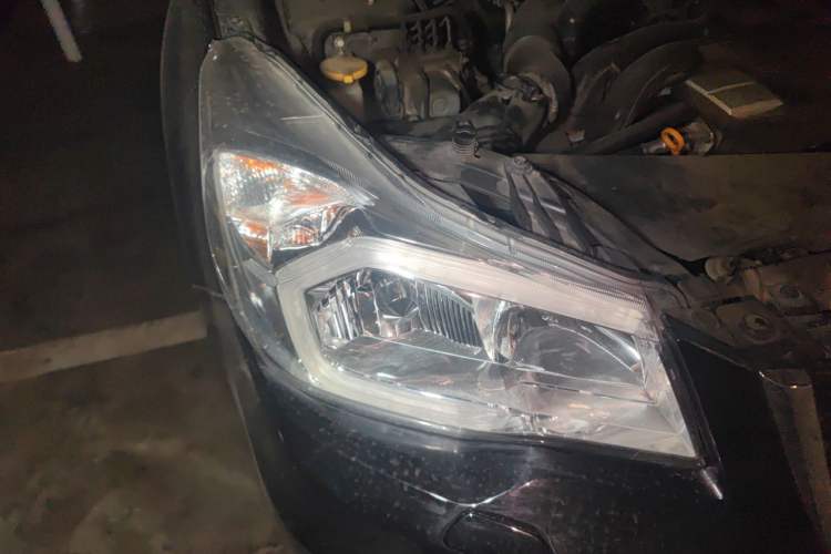 Used Subaru Forester 2013 2.5i Automatic Luxury Edition Right Front Headlight