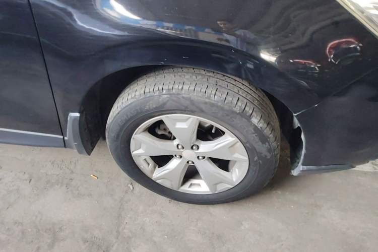 Used Subaru Forester 2013 2.5i Automatic Luxury Edition Right Front Wheel Hub