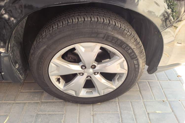 Used Subaru Forester 2013 2.0i Automatic Luxury Edition Right Front Wheel Hub