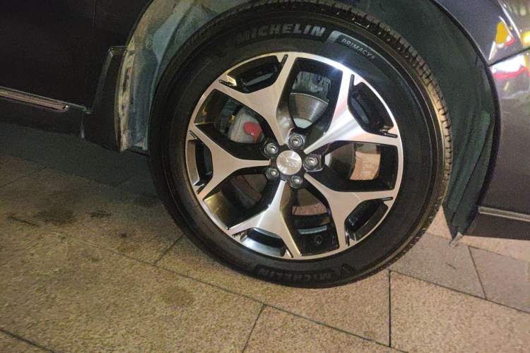 Used Subaru Forester 2013 2.5i Automatic Prestige Edition Right Front Wheel Hub