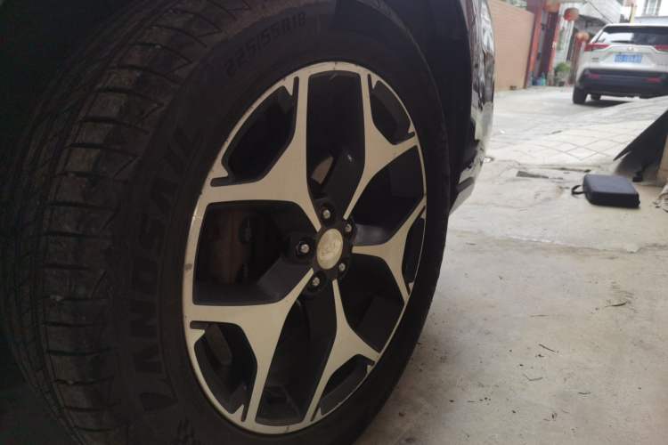 Used Subaru Forester 2013 2.5i Automatic Prestige Edition Right Front Wheel Hub