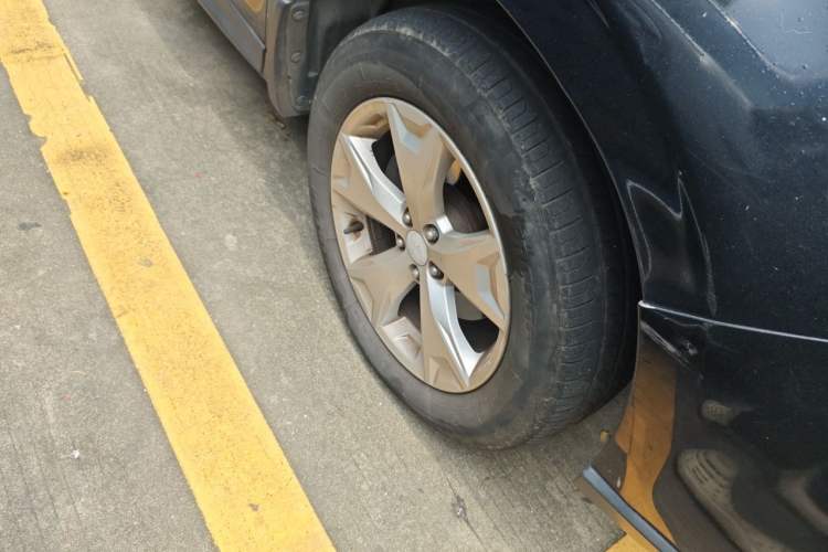 Used Subaru Forester 2013 2.0i Automatic Luxury Edition Right Front Wheel Hub