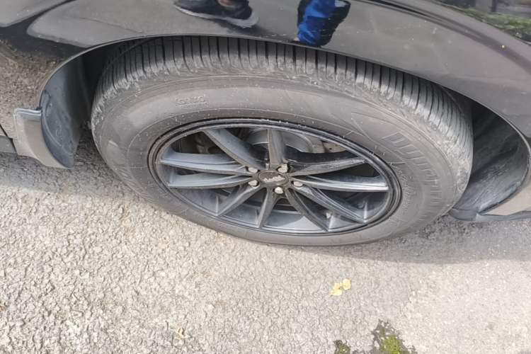 Used Subaru Forester 2013 2.5i Automatic Prestige Edition Right Front Wheel Hub