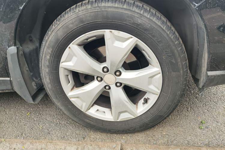 Used Subaru Forester 2013 2.5i Automatic Luxury Navigation Edition Right Front Wheel Hub