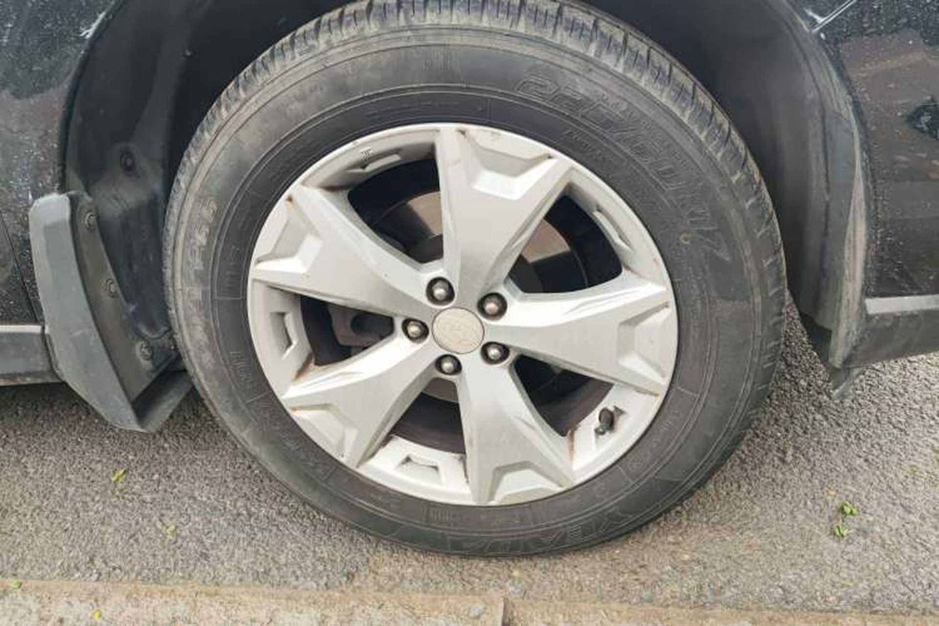Used Subaru Forester 2013 2.5i Automatic Luxury Navigation Edition Right Front Wheel Hub