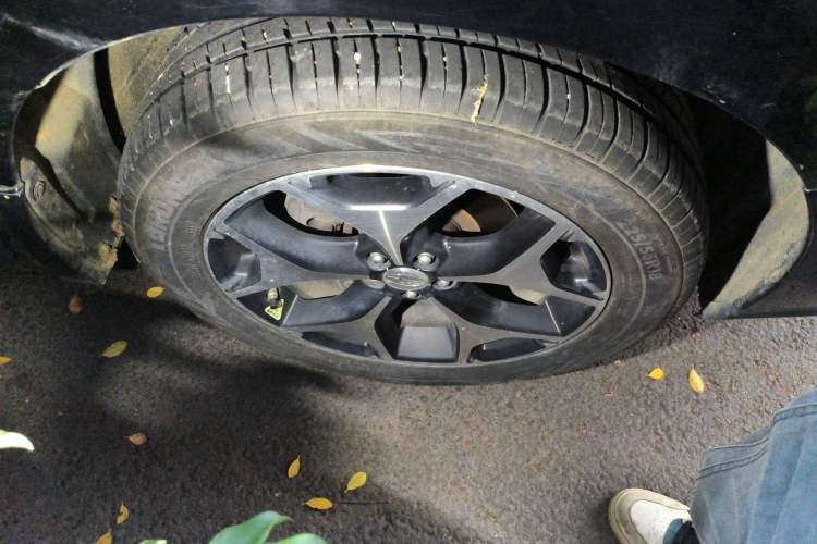 Used Subaru Forester 2013 2.5i Automatic Prestige Edition Right Front Wheel Hub
