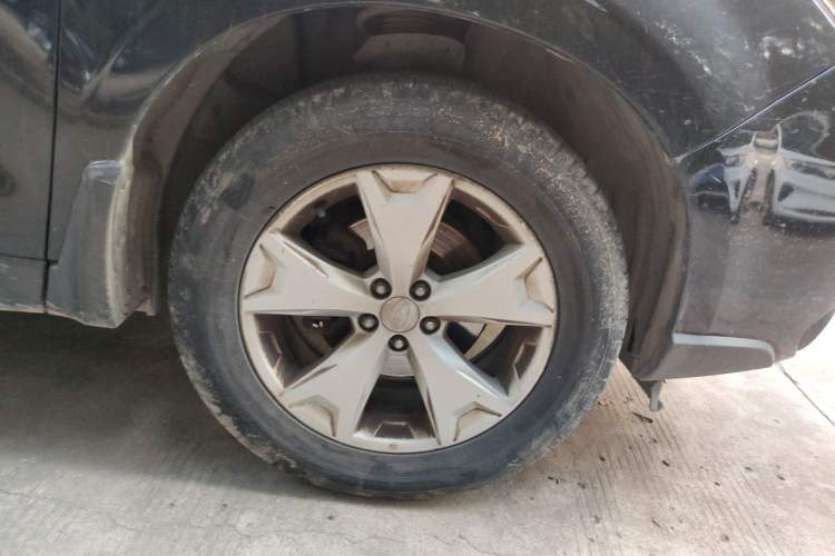 Used Subaru Forester 2013 2.0i Automatic Luxury Edition Right Front Wheel Hub