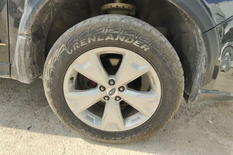 Used Subaru Forester 2013 2.0i Automatic Luxury Edition Right Front Wheel Hub