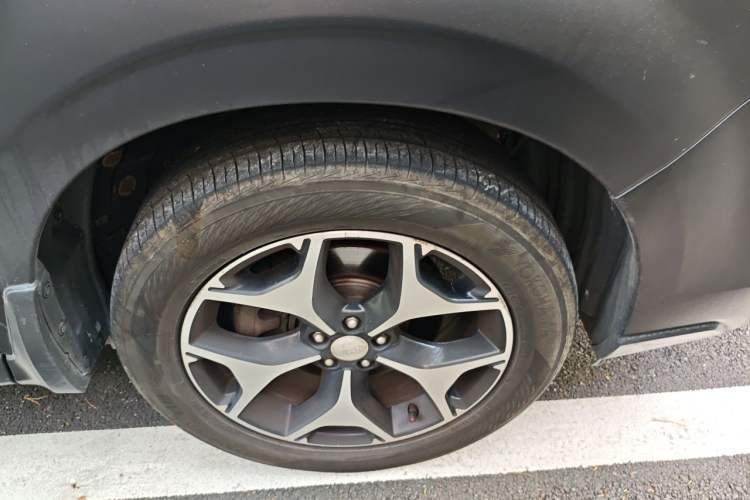 Used Subaru Forester 2013 2.0i Automatic Luxury Edition Right Front Wheel Hub