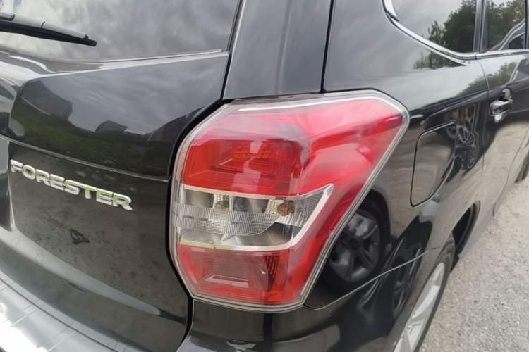 Used Subaru Forester 2013 2.0i Automatic Luxury Edition Right Rear Taillight