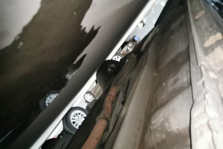 Used Subaru Forester 2013 2.5i Automatic Luxury Edition Right Side Sill