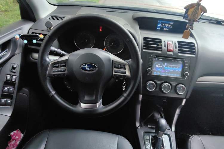 Used Subaru Forester 2013 2.5i Automatic Luxury Edition Steering Wheel