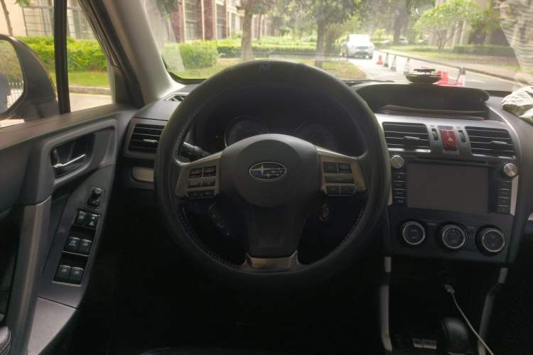 Used Subaru Forester 2013 2.5i Automatic Luxury Navigation Edition Steering Wheel