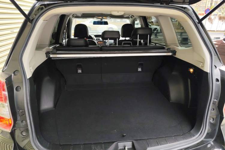 Used Subaru Forester 2013 2.0i Automatic Luxury Edition Trunk