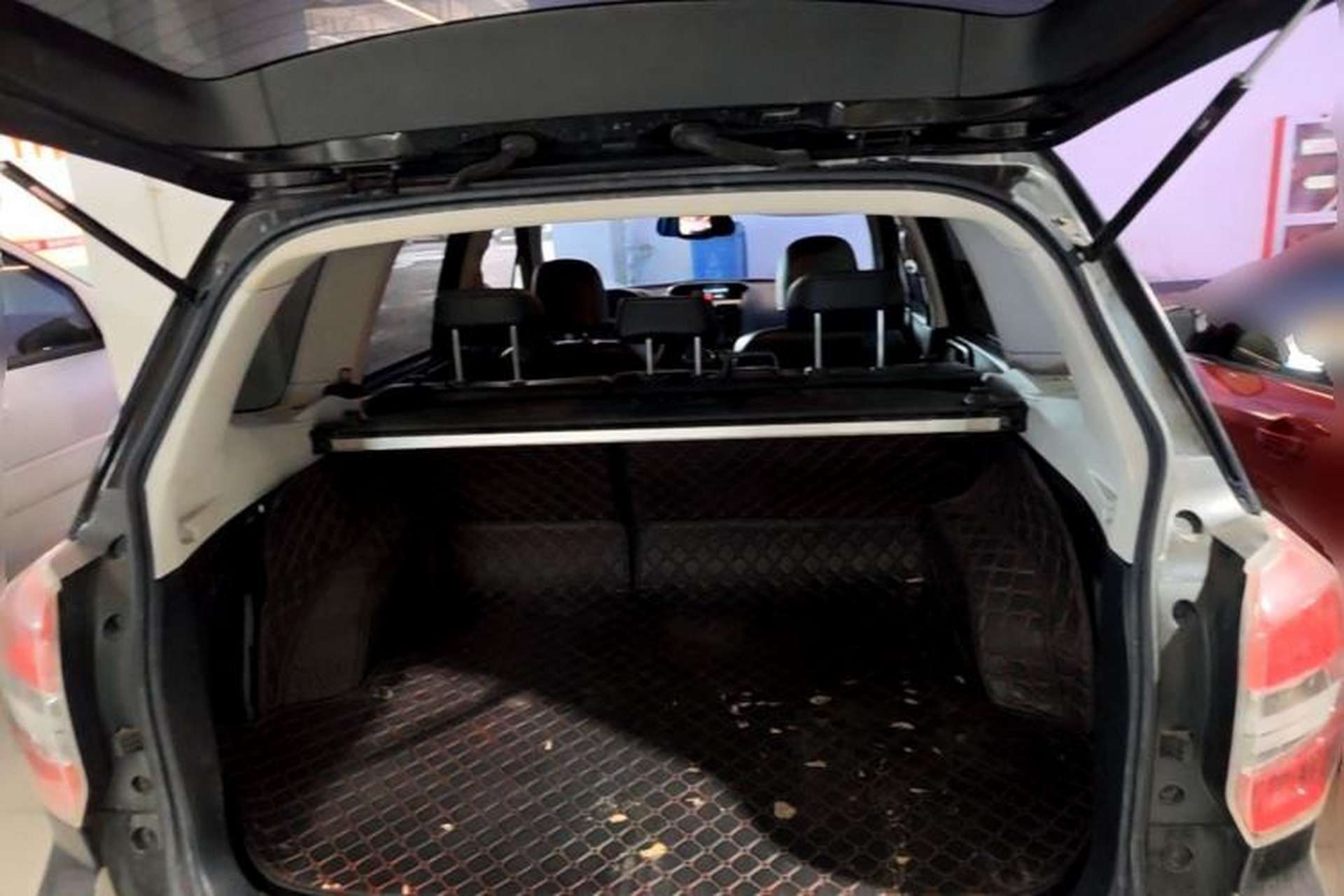 Used Subaru Forester 2013 2.5i Automatic Luxury Edition Trunk