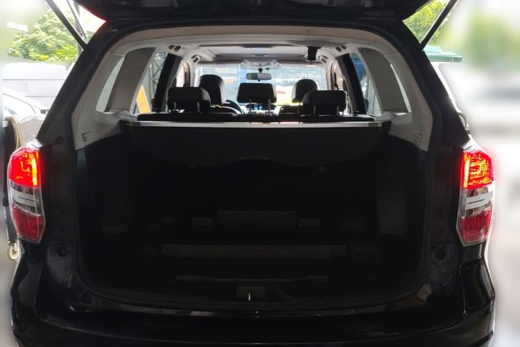 Used Subaru Forester 2013 2.5i Automatic Luxury Edition Trunk