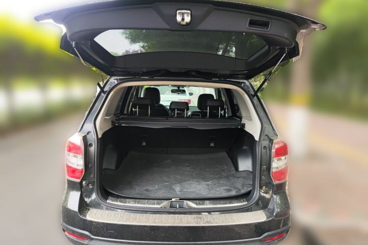 Used Subaru Forester 2013 2.5i Automatic Luxury Navigation Edition Trunk