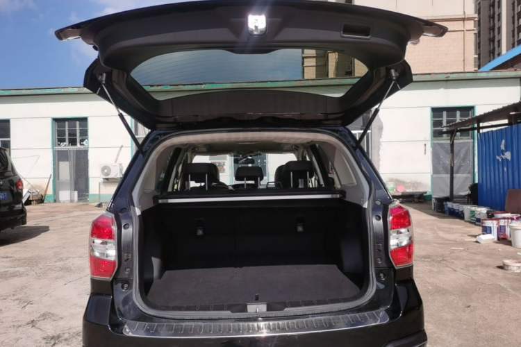 Used Subaru Forester 2013 2.5i Automatic Luxury Edition Trunk