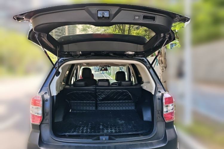 Used Subaru Forester 2013 2.0i Automatic Luxury Edition Trunk