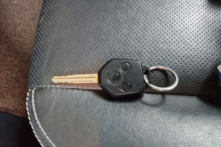 Used Subaru Forester 2013 2.5i Automatic Luxury Edition Vehicle Key