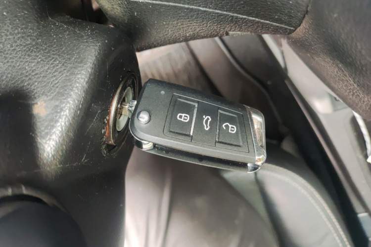 Used Subaru Forester 2013 2.5i Automatic Luxury Edition Vehicle Key