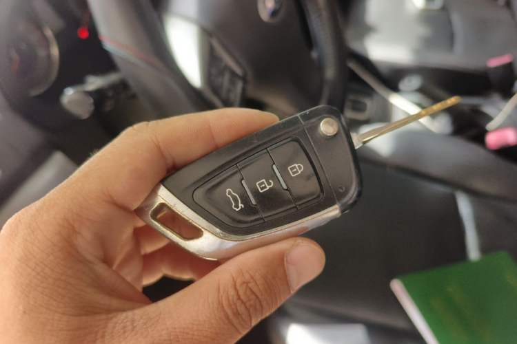 Used Subaru Forester 2013 2.5i Automatic Luxury Navigation Edition Vehicle Key