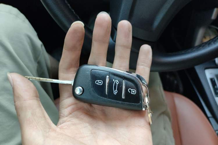 Used Subaru Forester 2013 2.0i Automatic Luxury Edition Vehicle Key