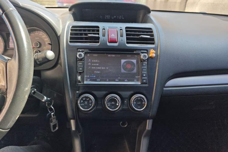 Used Subaru Forester 2013 2.0i Automatic Luxury Edition Audio And AC Panel