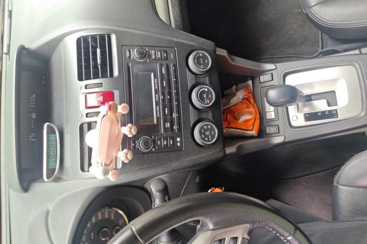 Used Subaru Forester 2013 2.0i Automatic Luxury Edition Audio And AC Panel