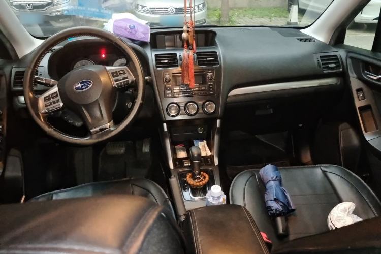 Used Subaru Forester 2013 2.5i Automatic Luxury Edition Center Console