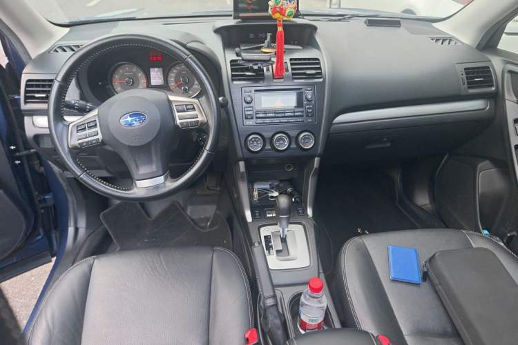 Used Subaru Forester 2013 2.0i Automatic Luxury Edition Center Console