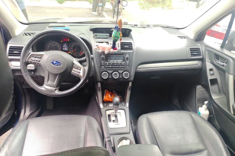 Used Subaru Forester 2013 2.0i Automatic Luxury Edition Center Console