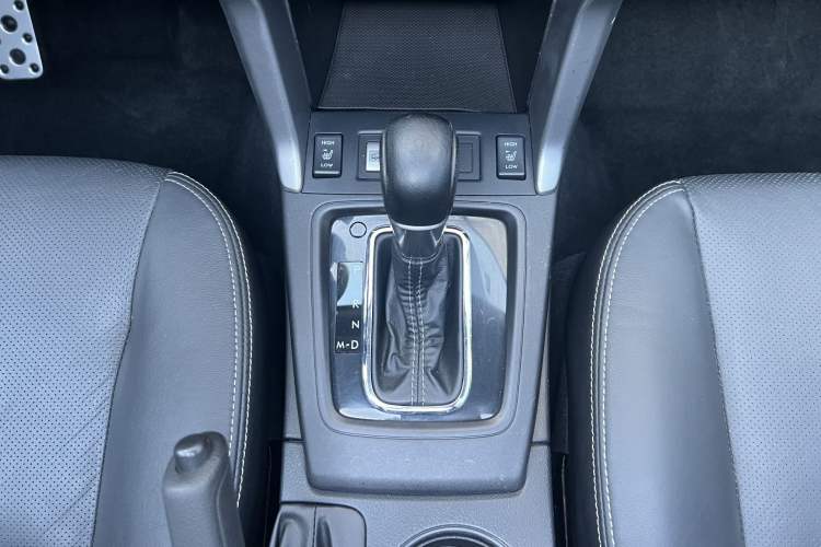 Used Subaru Forester 2013 2.5i Automatic Prestige Edition Gear Lever