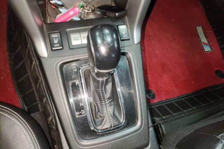 Used Subaru Forester 2013 2.5i Automatic Prestige Edition Gear Lever