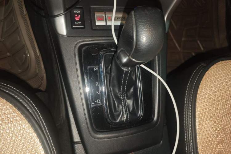 Used Subaru Forester 2013 2.5i Automatic Luxury Edition Gear Lever