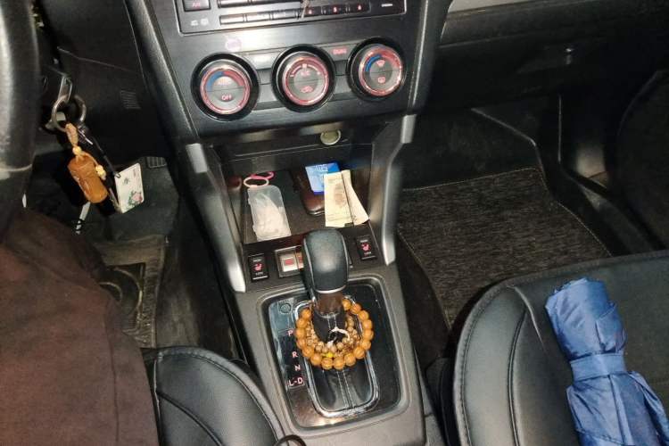 Used Subaru Forester 2013 2.5i Automatic Luxury Edition Gear Lever