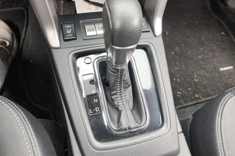 Used Subaru Forester 2013 2.5i Automatic Luxury Edition Gear Lever