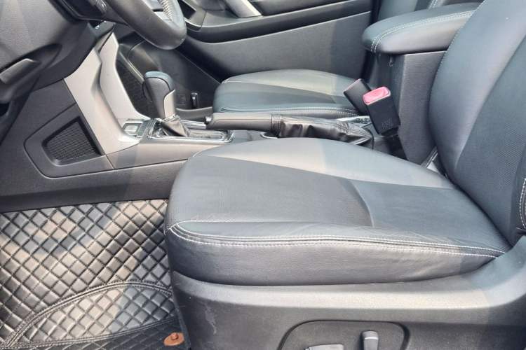 Used Subaru Forester 2013 2.5i Automatic Luxury Edition Interior 1