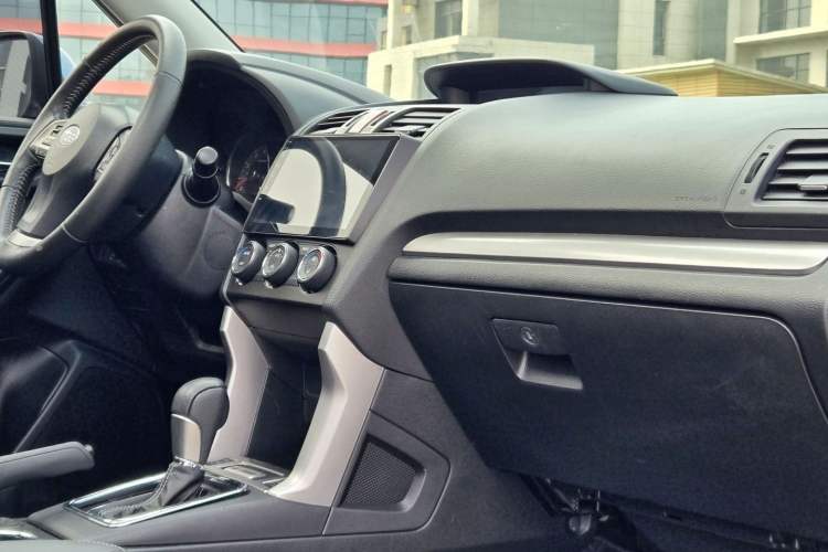 Used Subaru Forester 2013 2.5i Automatic Luxury Edition Interior 2