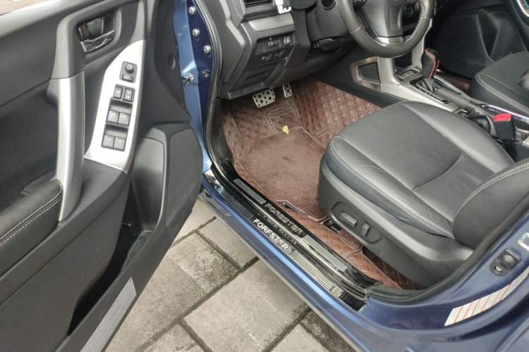 Used Subaru Forester 2013 2.0T Automatic Prestige Navigation Edition Interior 3