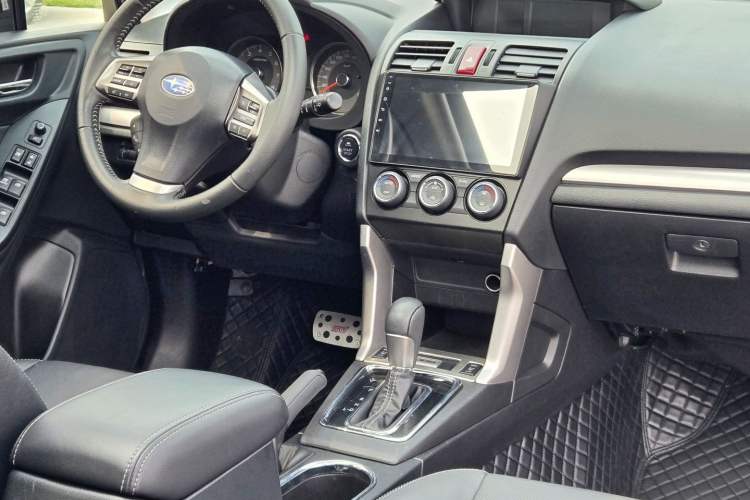 Used Subaru Forester 2013 2.5i Automatic Luxury Edition Interior 3