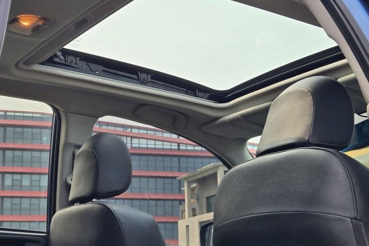 Used Subaru Forester 2013 2.5i Automatic Luxury Edition Interior 4