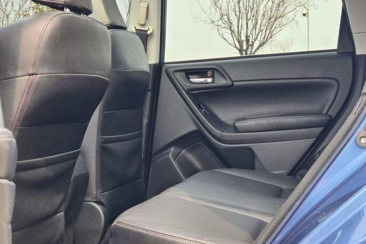 Used Subaru Forester 2013 2.5i Automatic Luxury Edition Interior 5