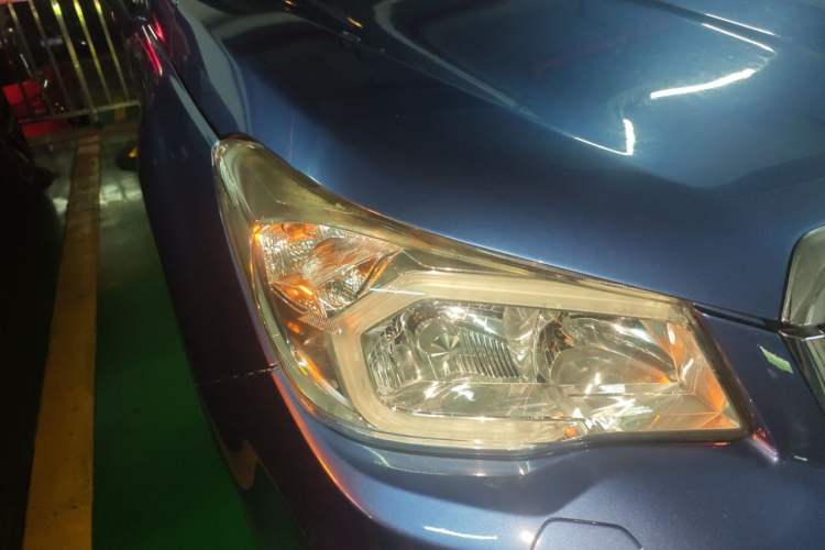 Used Subaru Forester 2013 2.5i Automatic Luxury Edition Right Front Headlight