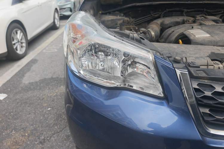 Used Subaru Forester 2013 2.0i Automatic Luxury Edition Right Front Headlight